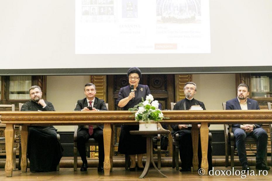 Două volume, semnate de părintele Nicolae Dura, au fost prezentate la Iași / Foto: pr. Silviu Cluci Două volume, semnate de părintele Nicolae Dura, au fost prezentate la Iași / Foto: pr. Silviu Cluci